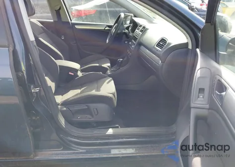 2013 Volkswagen Golf 2.5L 4-Door z USA, uszkodzony, nr VIN WVWDA7AJ4DW119414